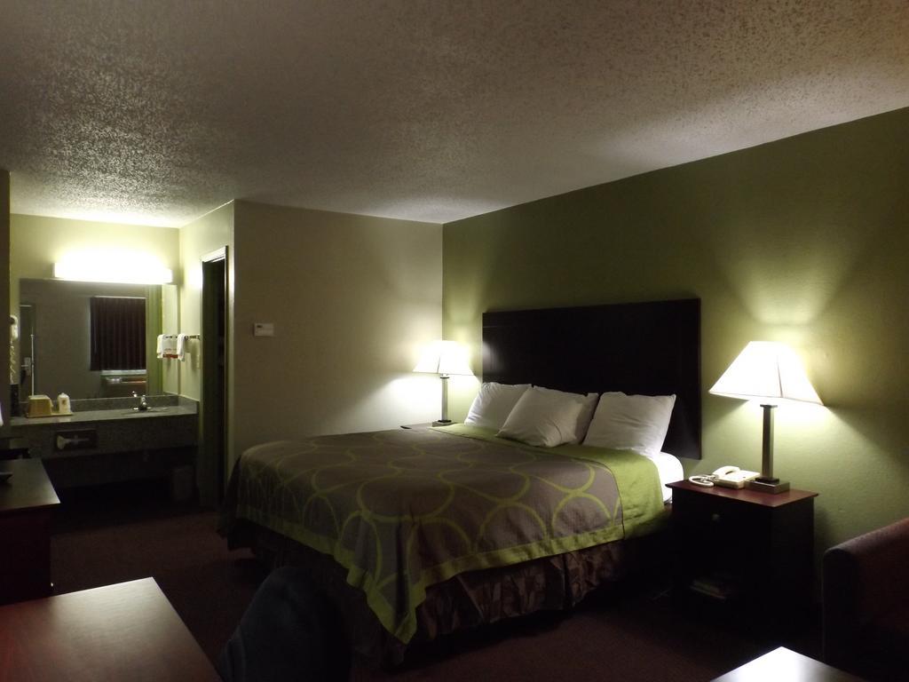 Super 8 By Wyndham Monticello Ar Exterior foto